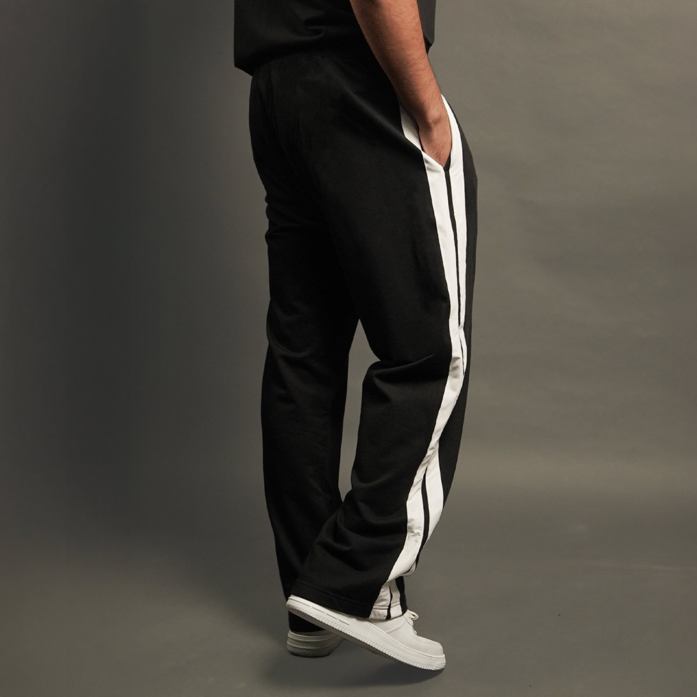 6 - MuscleBlaze Straight Fit Panel Trackpants,  Black  Large