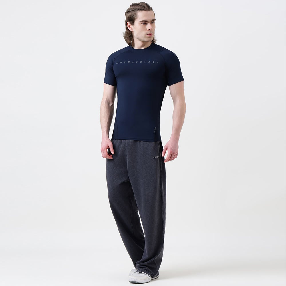 4 - MuscleBlaze Air Tech Compression MuscleTee Half Sleeve,  Small  Navy