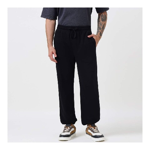 1 - MuscleBlaze Carnage Jogger, Black Small