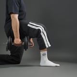 https://img4.hkrtcdn.com/39962/prd_3996183-MuscleBlaze-RepSet-Socks-Combo-White5-Pack-Ankle-Length_o.jpg