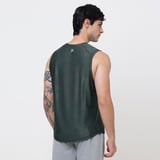 https://img4.hkrtcdn.com/43501/prd_4350003-MuscleBlaze-Camo-DryFit-Delt-Tank-Olive-XLarge_o.jpg