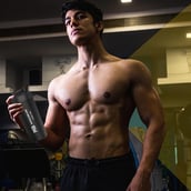 6 - MuscleBlaze Steel Pro Shaker,  Stealth Black  750 ml 