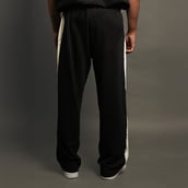 5 - MuscleBlaze Straight Fit Panel Trackpants,  Black  X-Small