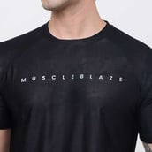 6 - MuscleBlaze Camo Dry-Fit Active Tee Half Sleeve, Small Black
