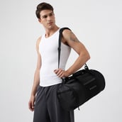 6 - MuscleBlaze Pro Training Duffle Bag, Black 30 L